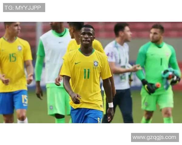 足球明星温馨陪伴孩子成长的故事：传递梦想与勇气的力量