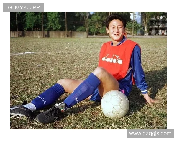 中国最帅足球球星精彩集锦，盘点国内球员的英俊风采与赛场魅力