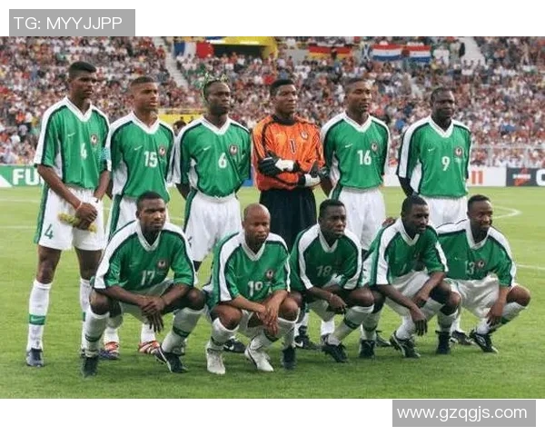 珍藏球星签名足球感受绿茵传奇魅力与永恒荣耀